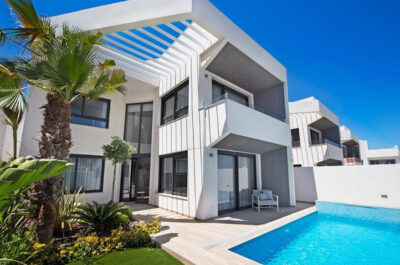 Villa de 4 habitaciones en Torrevieja, Alicante (Villa Amalia Premium)